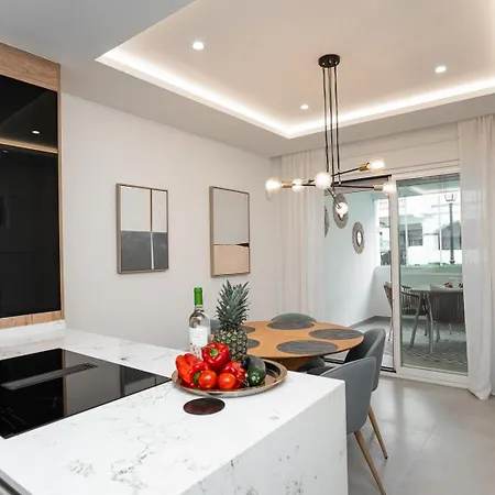 Next To The Sea, 3 Bedrooms, San Pedro * 马尔韦利亚