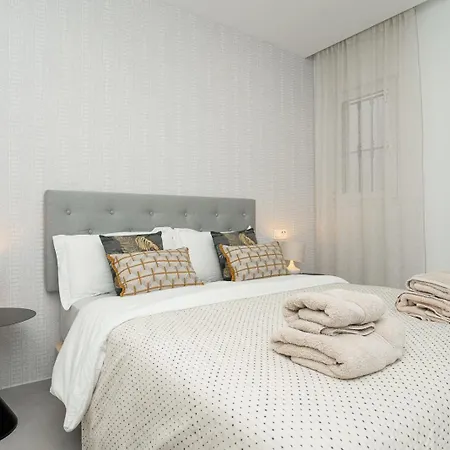 Next To The Sea, 3 Bedrooms, San Pedro * 马尔韦利亚